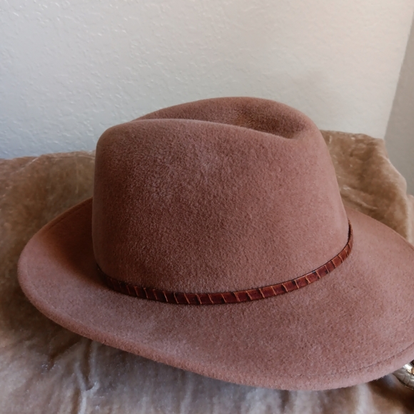 Niman  Marcus - Picture 2 of 5